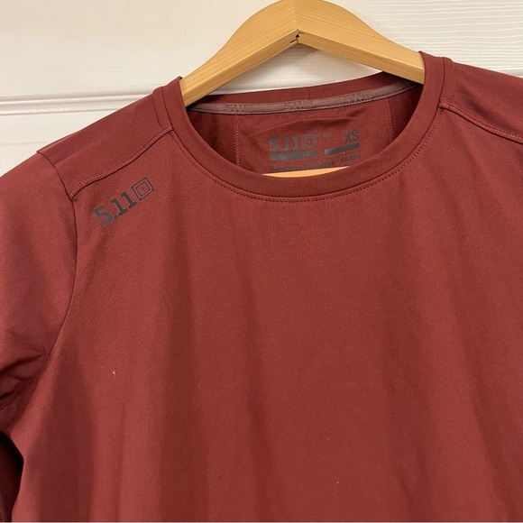 NWT 5.11 Tactical TRAINING LONG SLEEVE TOP in Rosewood Red women’s size XS - Picture 3 of 6
